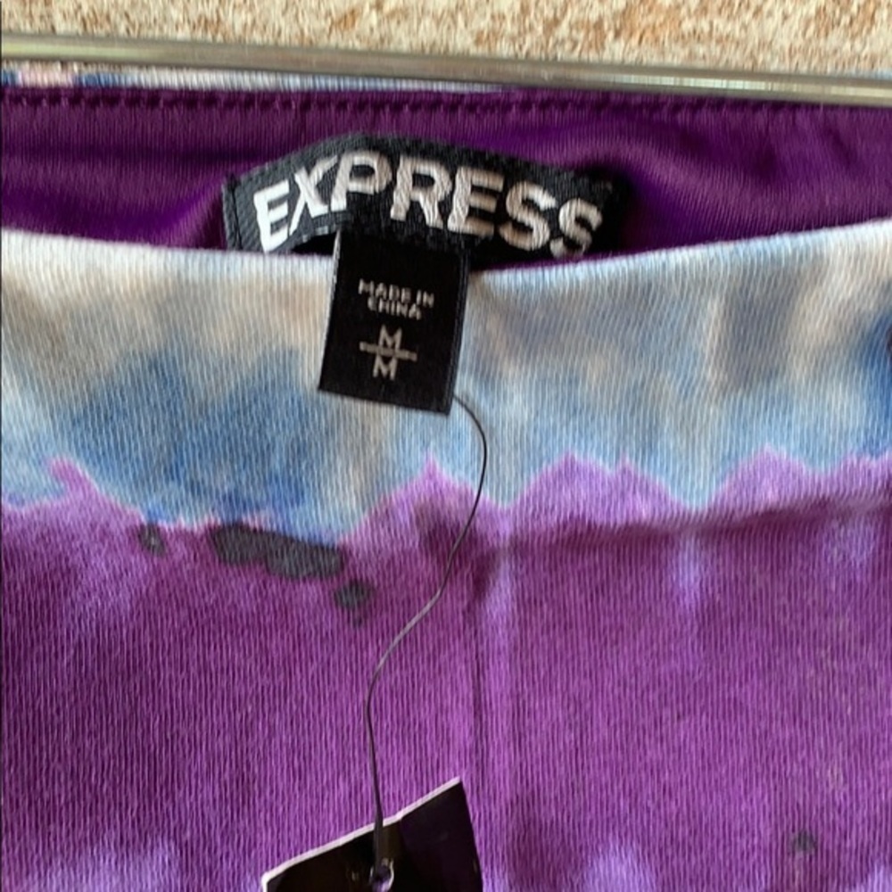 Express Fun Print Mini Skirt - Picture 3 of 6